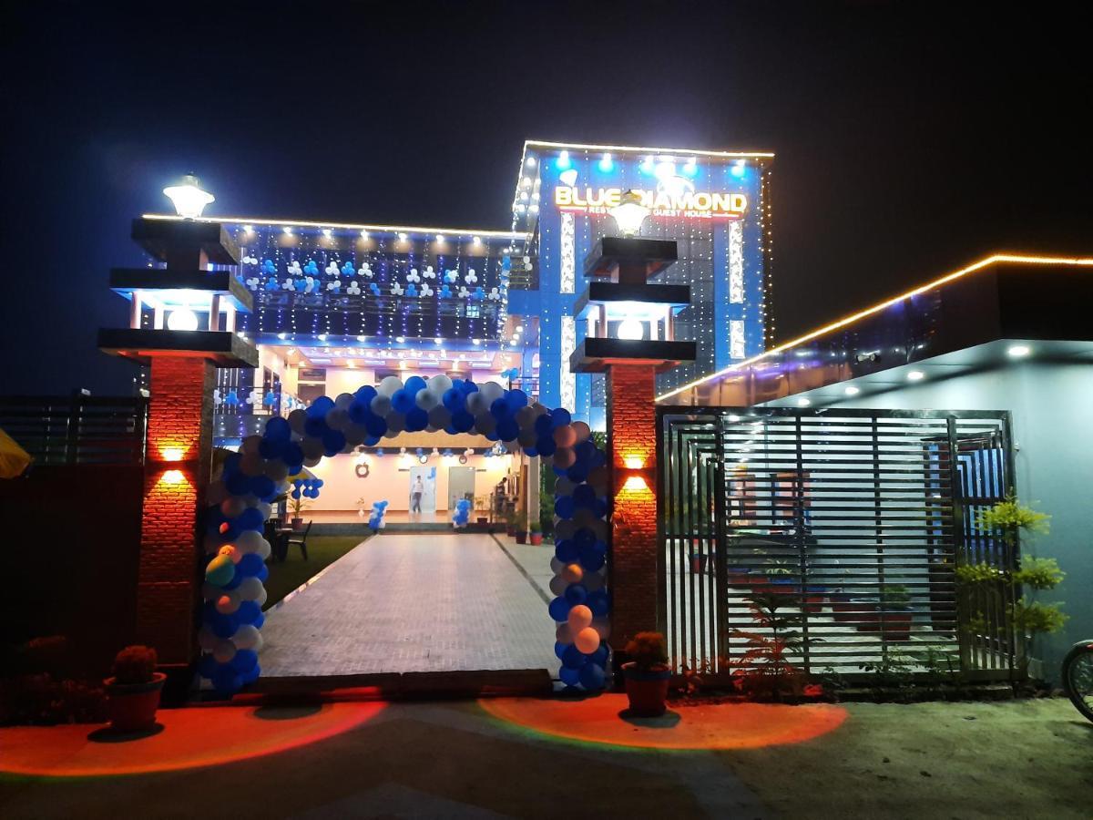 Hotel Blue Diamond Bahraich Esterno foto
