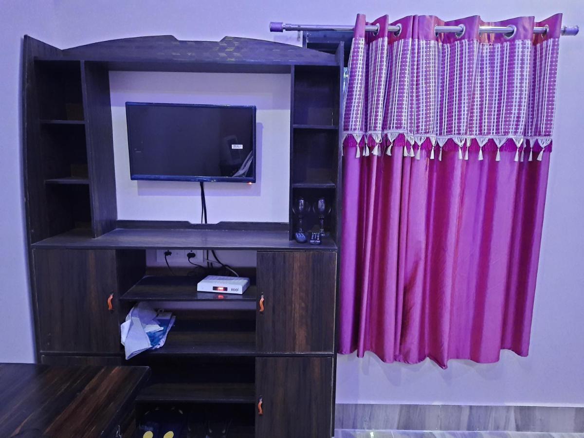 Hotel Blue Diamond Bahraich Esterno foto